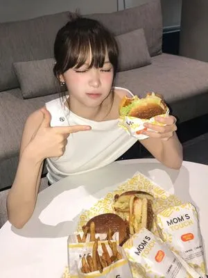Kim Chaewon OnlyFans Leaked Free Thumbnail Picture - #MCDBcUrD19
