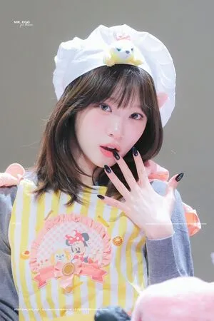 Kim Chaewon OnlyFans Leaked Free Thumbnail Picture - #PLQsGxv36s