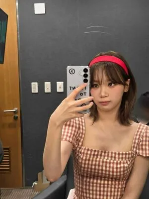 Kim Chaewon OnlyFans Leaked Free Thumbnail Picture - #Q2mIzT35ce
