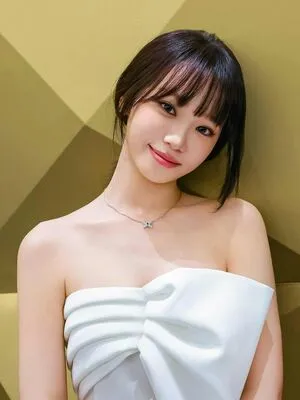 Kim Chaewon OnlyFans Leaked Free Thumbnail Picture - #T6WMzdDOWu