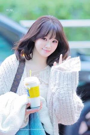 Kim Chaewon OnlyFans Leaked Free Thumbnail Picture - #aOUfFoH1qR