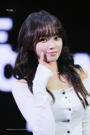 Kim Chaewon OnlyFans Leaked Free Thumbnail Picture - #bPfaTo7anG