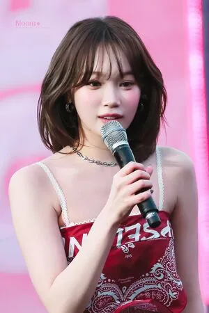 Kim Chaewon OnlyFans Leaked Free Thumbnail Picture - #e3JRX5a38D