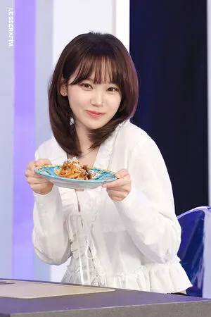 Kim Chaewon OnlyFans Leaked Free Thumbnail Picture - #fTIdI6Czid