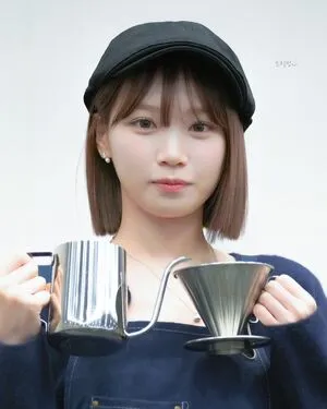 Kim Chaewon OnlyFans Leaked Free Thumbnail Picture - #g8GhBZLBuW