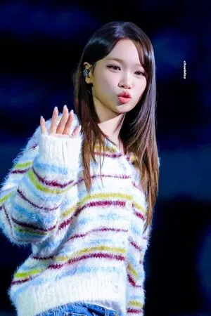 Kim Chaewon OnlyFans Leaked Free Thumbnail Picture - #gsnNj3F8V4