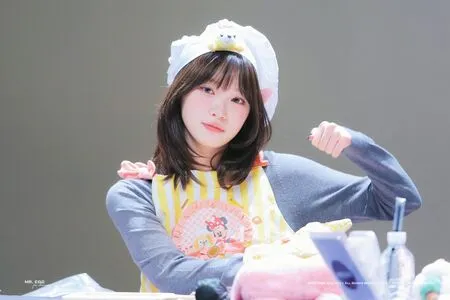 Kim Chaewon OnlyFans Leaked Free Thumbnail Picture - #huc991Wyyt