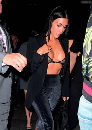 Kim Kardashian OnlyFans Leaked Free Thumbnail Picture - #0YHK95WBWR