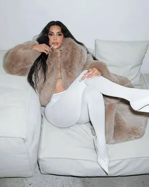 Kim Kardashian OnlyFans Leaked Free Thumbnail Picture - #1cwj3O7oFm