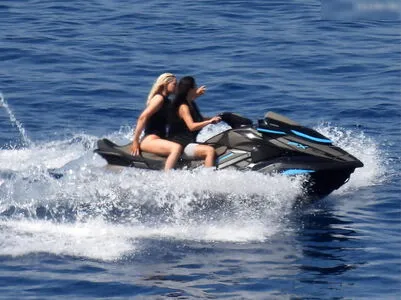 Kim Kardashian OnlyFans Leaked Free Thumbnail Picture - #1jtK6gJUjk