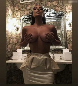 Kim Kardashian OnlyFans Leaked Free Thumbnail Picture - #2NaujupiIe