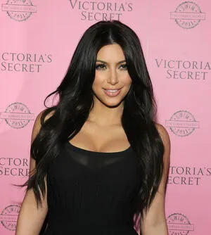 Kim Kardashian OnlyFans Leaked Free Thumbnail Picture - #3Sk4T5i2rv