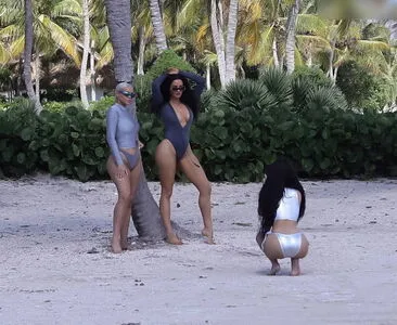 Kim Kardashian OnlyFans Leaked Free Thumbnail Picture - #3uEsn0cfhM