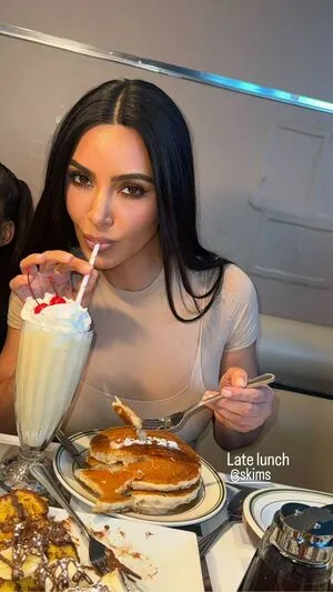 Kim Kardashian OnlyFans Leaked Free Thumbnail Picture - #41quv8sKvv
