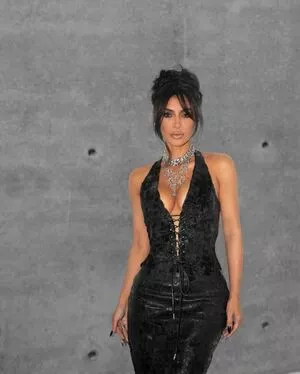 Kim Kardashian OnlyFans Leaked Free Thumbnail Picture - #4mLufluvxz