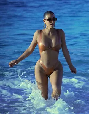 Kim Kardashian OnlyFans Leaked Free Thumbnail Picture - #5e869B4ny7