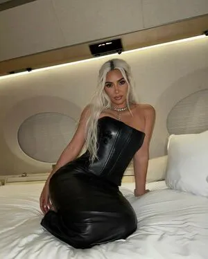 Kim Kardashian OnlyFans Leaked Free Thumbnail Picture - #60Ksqj0J8t