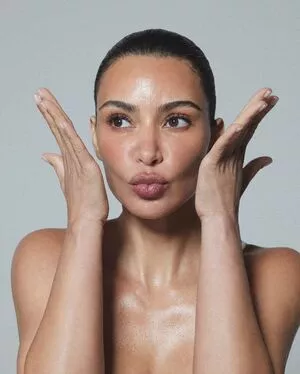 Kim Kardashian OnlyFans Leaked Free Thumbnail Picture - #8CnhuagxMj