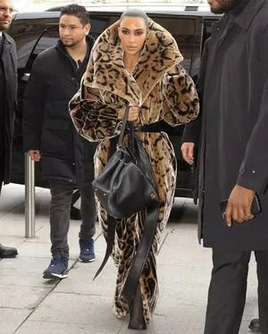 Kim Kardashian OnlyFans Leaked Free Thumbnail Picture - #8WhYoIKeeQ