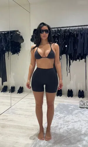 Kim Kardashian OnlyFans Leaked Free Thumbnail Picture - #8sd79X8Psq