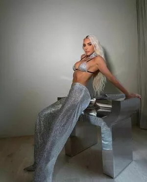 Kim Kardashian OnlyFans Leaked Free Thumbnail Picture - #9JE8ZQzMbS