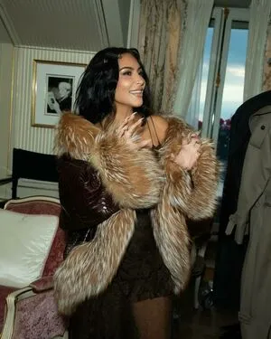 Kim Kardashian OnlyFans Leaked Free Thumbnail Picture - #9a9FzZ4dPI