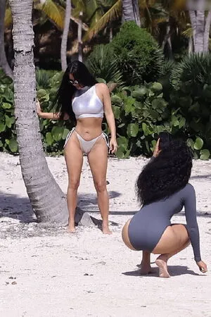 Kim Kardashian OnlyFans Leaked Free Thumbnail Picture - #AbEv37VJ9O