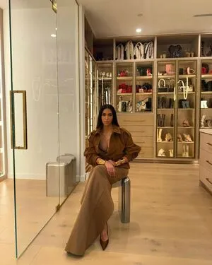 Kim Kardashian OnlyFans Leaked Free Thumbnail Picture - #AdaMpzPdYW