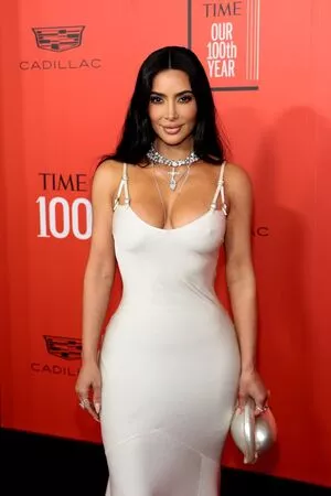 Kim Kardashian OnlyFans Leaked Free Thumbnail Picture - #AebpzxAhIU