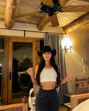 Kim Kardashian OnlyFans Leaked Free Thumbnail Picture - #BOQxokbyL1