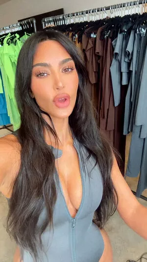 Kim Kardashian OnlyFans Leaked Free Thumbnail Picture - #C11tyddFf4