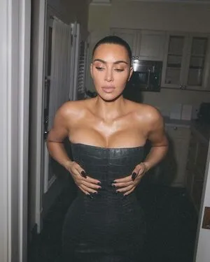 Kim Kardashian OnlyFans Leaked Free Thumbnail Picture - #D8TbfUBgRe