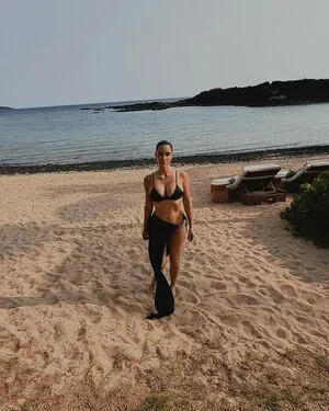 Kim Kardashian OnlyFans Leaked Free Thumbnail Picture - #FaxQTilLEY