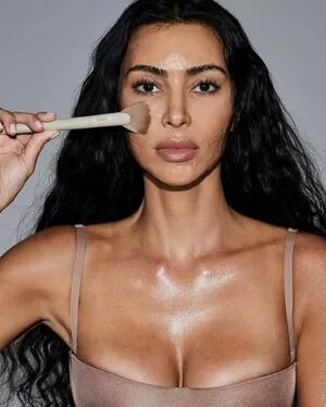 Kim Kardashian OnlyFans Leaked Free Thumbnail Picture - #FxPYmlMsqe