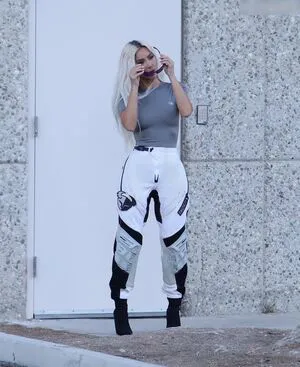 Kim Kardashian OnlyFans Leaked Free Thumbnail Picture - #IDyTbBQFAx