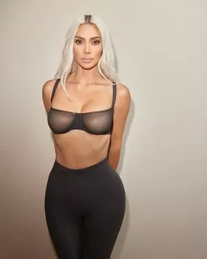 Kim Kardashian OnlyFans Leaked Free Thumbnail Picture - #IrAEaYkb8k