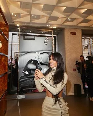 Kim Kardashian OnlyFans Leaked Free Thumbnail Picture - #JyqKvA0Rij