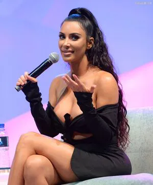 Kim Kardashian OnlyFans Leaked Free Thumbnail Picture - #LJ8KGLDURN