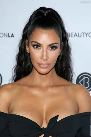 Kim Kardashian OnlyFans Leaked Free Thumbnail Picture - #N8tevNG8Ay