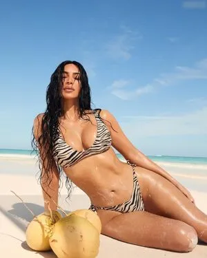 Kim Kardashian OnlyFans Leaked Free Thumbnail Picture - #NraIKQzZht