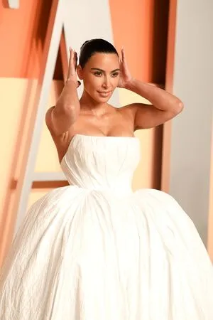Kim Kardashian OnlyFans Leaked Free Thumbnail Picture - #Phkg1C06I7