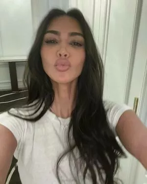 Kim Kardashian OnlyFans Leaked Free Thumbnail Picture - #PyHL6YC6EB