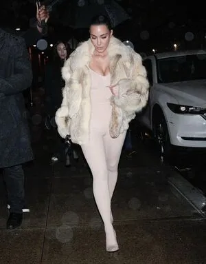 Kim Kardashian OnlyFans Leaked Free Thumbnail Picture - #RXxymlK8JH