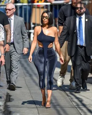 Kim Kardashian OnlyFans Leaked Free Thumbnail Picture - #SznHcp2NX5