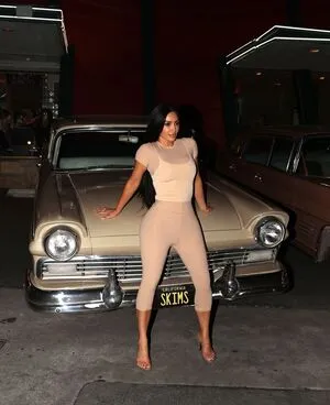 Kim Kardashian OnlyFans Leaked Free Thumbnail Picture - #TNrlL6NnEK