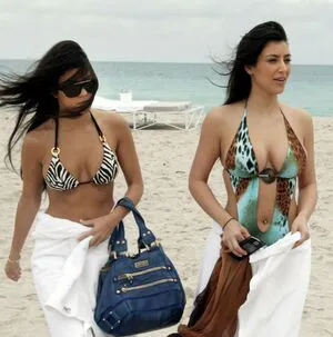 Kim Kardashian OnlyFans Leaked Free Thumbnail Picture - #Tix6uxiY5y