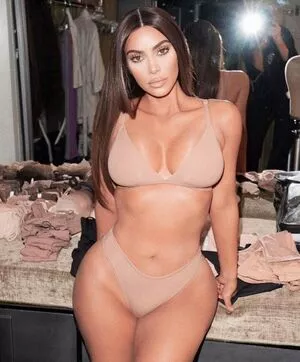 Kim Kardashian OnlyFans Leaked Free Thumbnail Picture - #Vcs4m0leCt