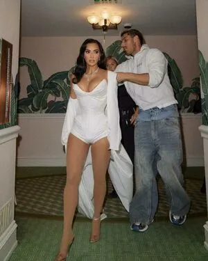 Kim Kardashian OnlyFans Leaked Free Thumbnail Picture - #XYuOrKFSxS