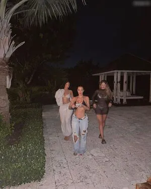 Kim Kardashian OnlyFans Leaked Free Thumbnail Picture - #Y1kWyElJz2