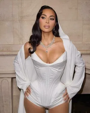 Kim Kardashian OnlyFans Leaked Free Thumbnail Picture - #Y49RXtPLSL